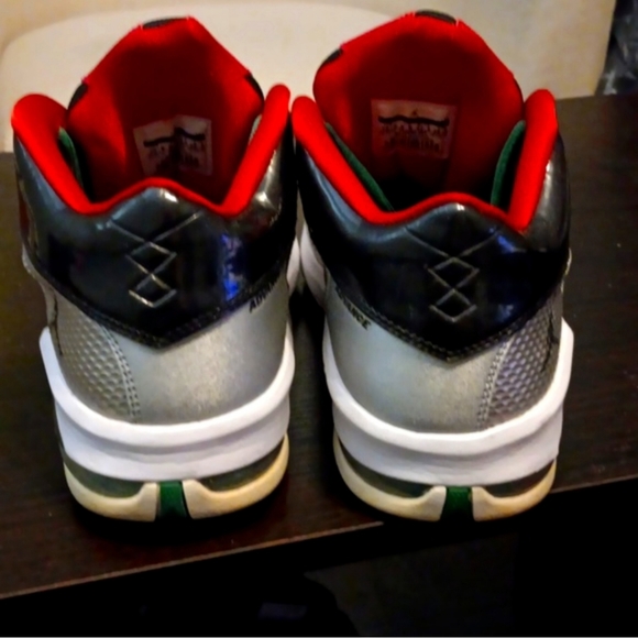 MELO M8 CHRISTMAS JORDAN'S SZ 10.5 - Picture 3 of 7